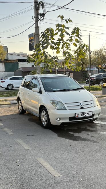 мини погрузчик цена бу: Toyota ist: 2003 г., 1.3 л, Автомат, Бензин