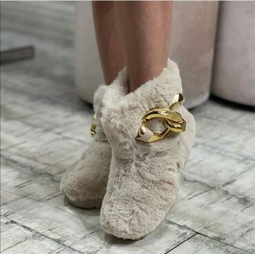 zara obuća snizenje: Ugg mini čizme, bоја - Bež, 38