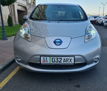 Toyota: Nissan Leaf: 2012 г., 0.7 л, Вариатор, Электромобиль, Хэтчбэк