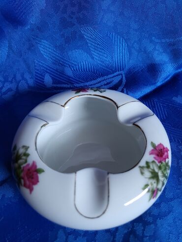 Stare vaze i dekor: Kineska nova porcelanska pepeljara iz 70ih. godina — 8