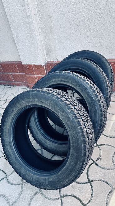 Шины: Шины 275 / 55 / R 20, Зима, Б/у, Комплект, Внедорожные (АТ/МТ), Maxxis