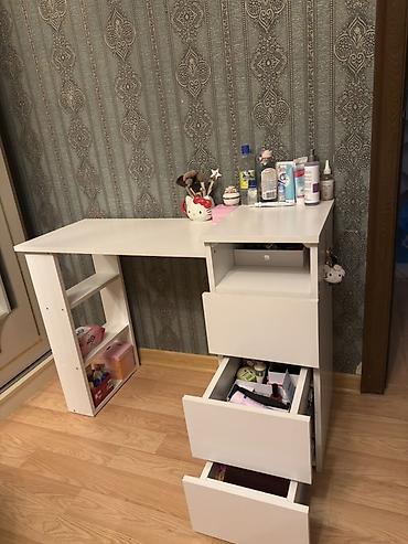 kamot qablari: Ağ rəngdə kosmetik makyaj masası/çalışma,iş stolü - Kompakt L formalı — 3
