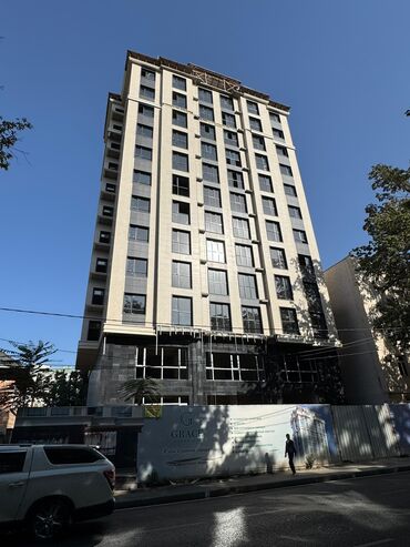 срочно сдаётся квартира маладая гвардия: 3 бөлмө, 77 кв. м, Элитка, 3 кабат, ПСО (өзү оңдоп түзөтүп бүтүү үчүн)