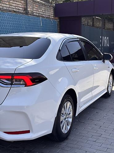 Toyota: Toyota Corolla: 2021 г., 1.8 л, Вариатор, Гибрид, Седан — 6