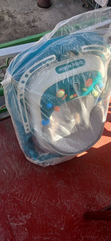 теплый детский костюм: Новый ходунок не использовался