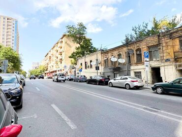 Digər kommersiya daşınmaz əmlakı: Nərimanov rayonu Hərbi Prokurorluğun yaxınında yol qırağı 50 Kv.m — 15