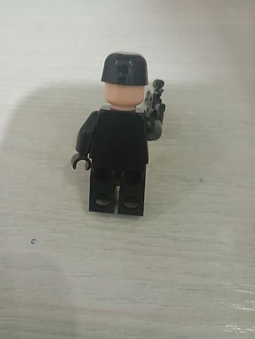 Бижутерия: Фигурка минифиг LEGO-совместимого бойца SWAT. - Черная форма с — 3