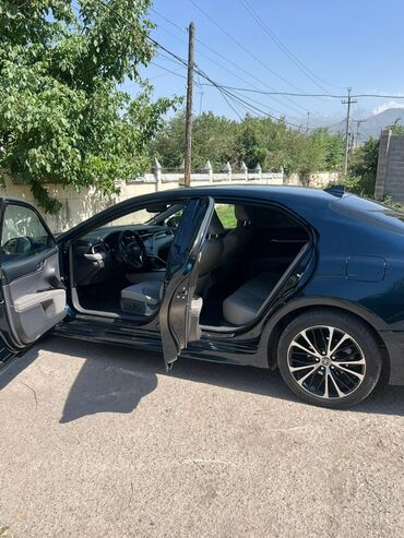 талас терек: Toyota Camry: 2018 г., 2.5 л, Автоматические, Бензин, Седан