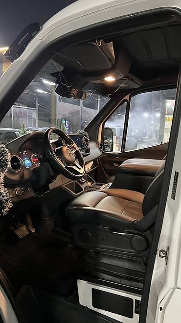 Легкий грузовой транспорт: Легкий грузовик, Mercedes-Benz, Стандарт — 6