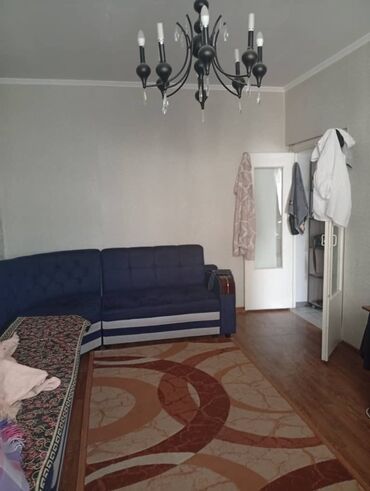 квартира за 30000 долларов: 1 комната, 35 м², 105 серия, 3 этаж, Старый ремонт