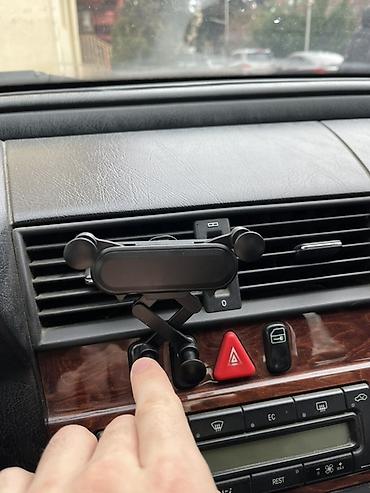 ot bağlaması: Avtomobil üçün havaçıxışına taxılan telefon tutacağı Stokda cəmi 3 — 5