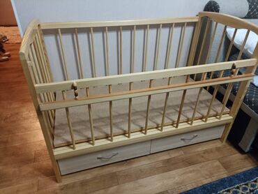 кровать двуспалка: Продаю детскую кроватку, в отличном состоянии Положение спального