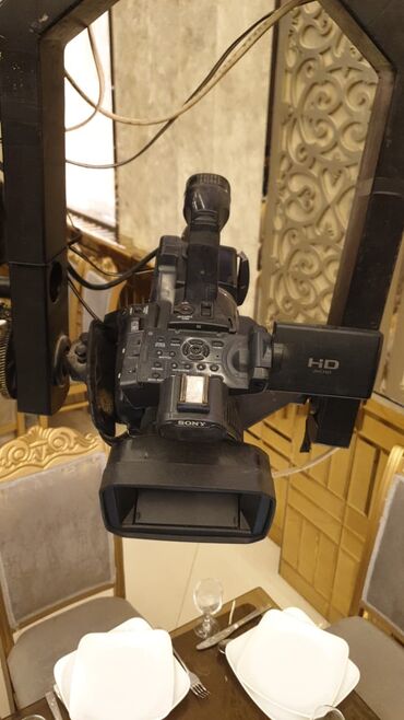 ayfon 6 x: Sony vidiokamera satilir. Tam islek problemsiz. 1300 manat.baki