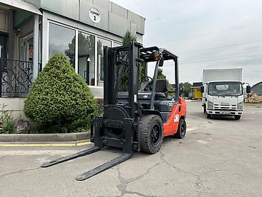 вилочный погрузчик тойота: Погрузчик, Toyota, 2019 г., Колесный, Вилочный — 3