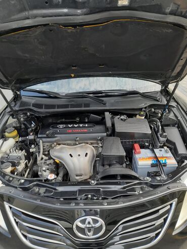 Toyota: Toyota Camry: 2.4 l | 2010 il Sedan — 18