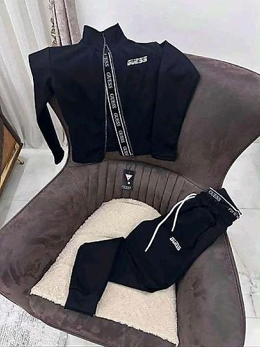 Gornji i donji deo: GUESS
dostupne u vise boja
Vel. S, m, l, xl
Cena 4400 din — 5