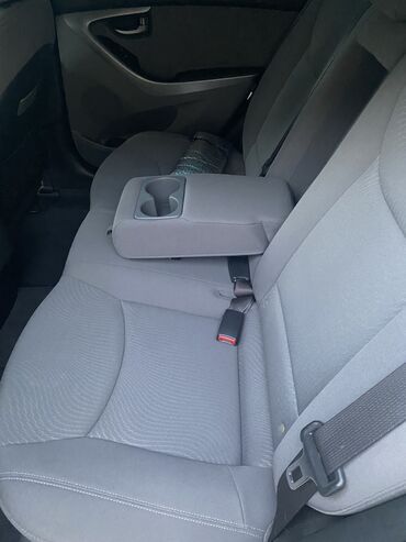 Hyundai: Hyundai Elantra: 1.8 l | 2015 il Sedan — 8