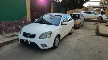 kia rio 2022 qiymeti: Kia Rio: 1.4 l | 2009 il Sedan