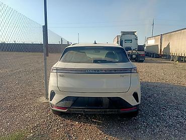 lexus ls: Geely : 2025 г., 1.5 л, Автомат, Гибрид, Кроссовер — 1