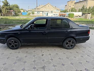 ключи б у: Volkswagen Vento: 1993 г., 1.8 л, Механика, Бензин, Седан — 5