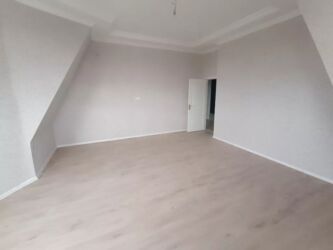 Uzunmüddətli kirayə mənzillər: Sumqayıt şəhəri Bulvar Mirvaridən qanuni 3 otaqlı mənzil boş vəziyətdə — 32