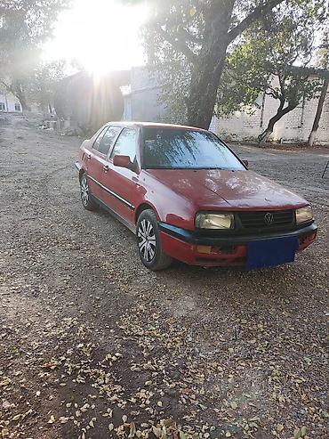 benda 700: Volkswagen Vento: 1992 г., 1.8 л, Механика, Бензин, Седан — 2