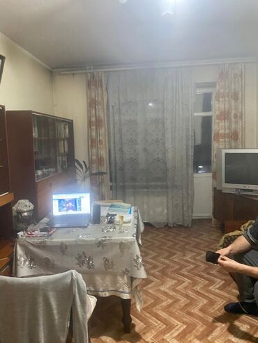 Продажа квартир: 3 комнаты, 80 м², Индивидуалка, 4 этаж, Старый ремонт