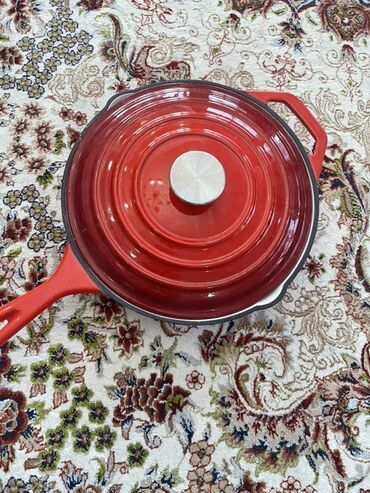 набор сковородок: Сковородка чугунная, антипригарная 
- Хорошее состояние