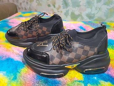 Ботинки и ботильоны: Продаю новую обувь,размер 40 - маломерки,подойдут и на 39 размер — 9