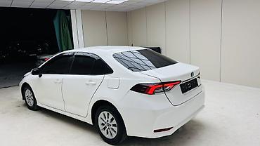 трактор 82 1: Toyota Corolla: 2019 г., 1.8 л, Автомат, Гибрид, Седан — 5