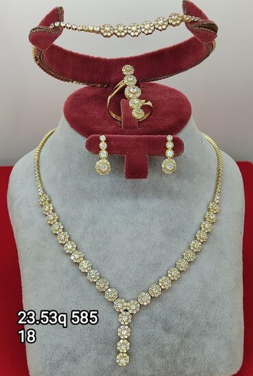 Zərgərlik dəstləri: Dəstə daxildir: Sırğa, Sarı qızıl, 585 Əyar -da lalafo.az — 51 Zərgərlik dəstləri: Dəstə daxildir: Sırğa, Sarı qızıl, 585 Əyar — 51