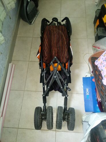 Uşaq arabaları: Kolyaska satılır. Yaxşı vəziyyətdədir