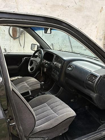 гольы 2: Volkswagen Golf: 1993 г., 1.6 л, Механика, Бензин, Хэтчбэк — 5