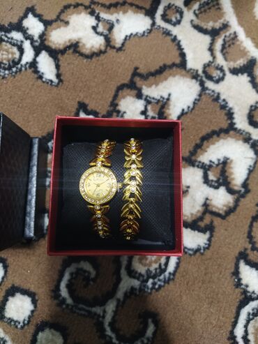 часы и серьги: Продаю в Бишкеке