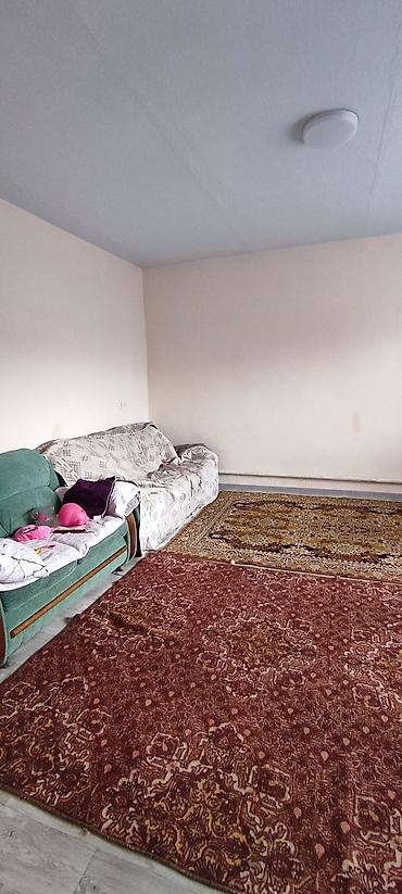 Продажа коттеджей и домов: Продаётся 3-х комнатный дом частично с ремонтом. Дом просторный — 5