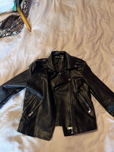 женские куртки из эко кожи: Кожаная куртка, Косуха, Эко кожа, Укороченная модель