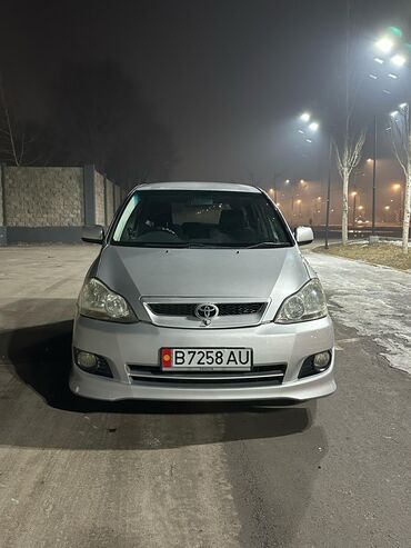 Toyota: Toyota Ipsum: 2004 г., 2.4 л, Автомат, Бензин, Минивэн