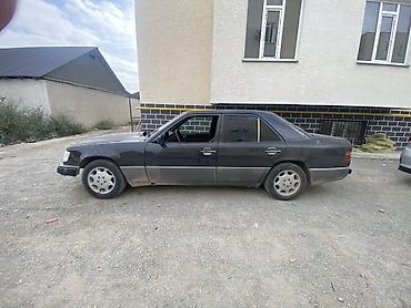 Унаа сатуу: Mercedes-Benz E-Class: 1991 г., 2.3 л, Кол менен иштөөчү, Бензин, Седан — 2