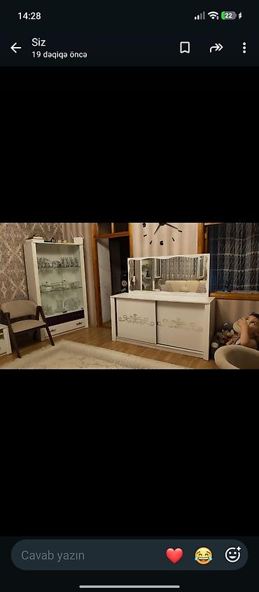 ag mebel destleri: Qonaq otağı mebel dəsti Tərkib: - Açıq rəngli masa + 6 ədəd bənövşəyi — 6
