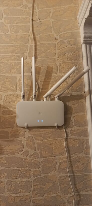 adsl wifi modem: Modem tam işlək vəziyyətdədir. Heç bir problemi yoxdur. Cəmi 5 ay