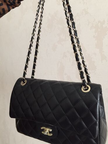 bleu de chanel qiyməti: Chanel çanta yenidir işledilmeyib 
Qara rengde 
15 manat