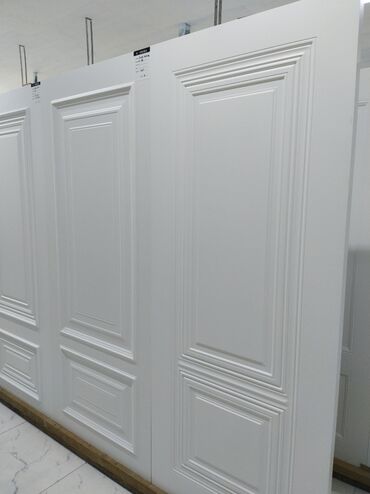Otaq qapıları: Ağ klassik interyer qapıları - Rəng: tam ağ, mat effektli - Üslub
