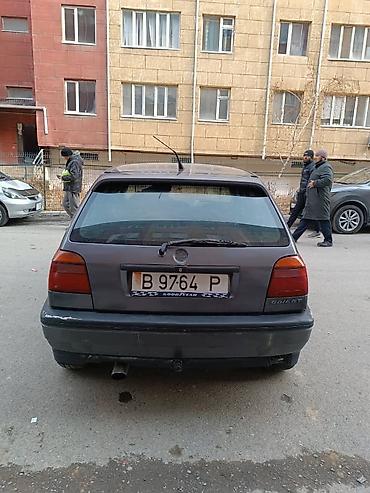 Volkswagen: Volkswagen Golf: 1993 г., 1.8 л, Механика, Бензин, Хэтчбэк — 9