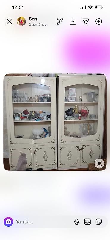 kreditle kunc divanlar: İki bölməli vitrin dolabı - Dizayn: Krem rəngdə, klassik ornament — 1