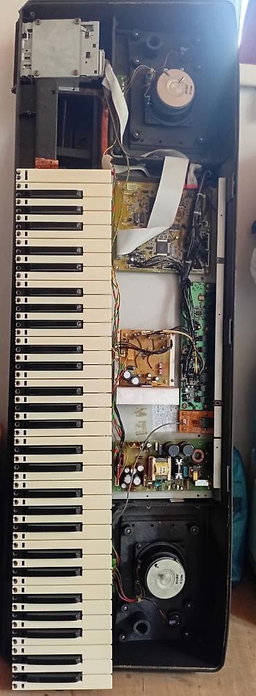 zeng ucun gitara: Roland E-500 OR aranjer sintezator - 61 klaviş (dinamik hissiyatlı) - — 6