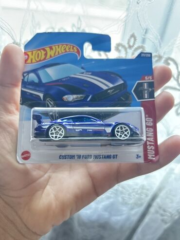 yoqa mat: Hot Wheels – Custom ’18 Ford Mustang GT (211/250, seriya 5/5) -