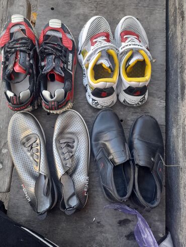 дешевле только даром: Отдам даром обувь.на тупые вопросы не отвечаем