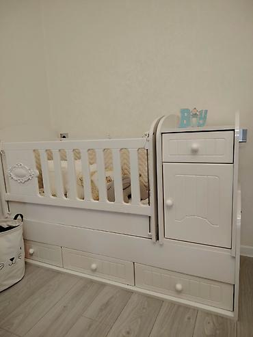 Oğlan və qız üçün, İşlənmiş, Dördbucaq, Beşik, Dəstsiz, Matrassız, Yellənmə mexanizmi ilə lalafo.az -da Oğlan və qız üçün, İşlənmiş, Dördbucaq, Beşik, Dəstsiz, Matrassız, Yellənmə mexanizmi ilə