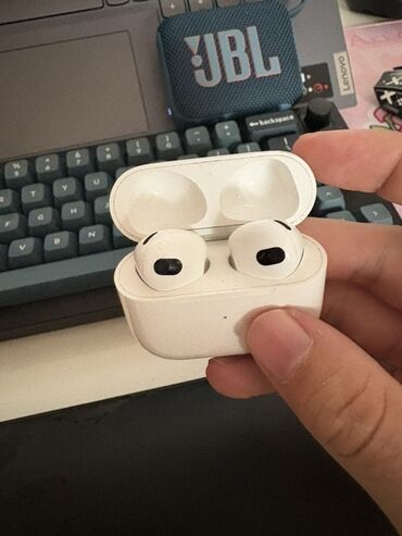 айрподсы 3: Airpods 3 купленные в Кувейте эксплуатировал 1 год. Нету коробки