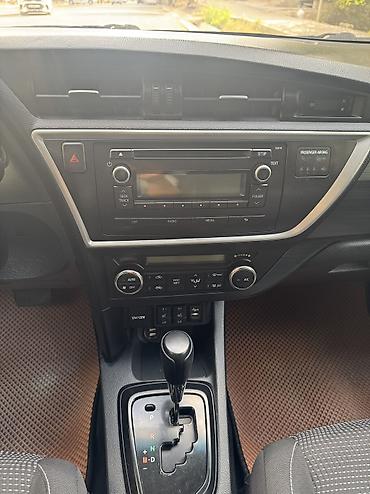 tayota auris: Toyota Auris: 2013 г., 1.6 л, Автомат, Бензин, Хэтчбэк — 5